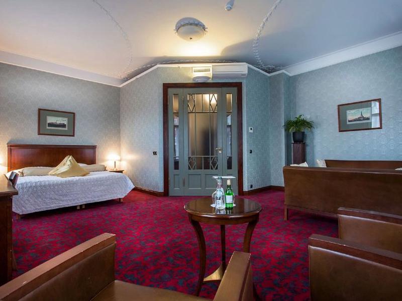 FEC5C596FCDF12B63DB9F1B9EEC623CA