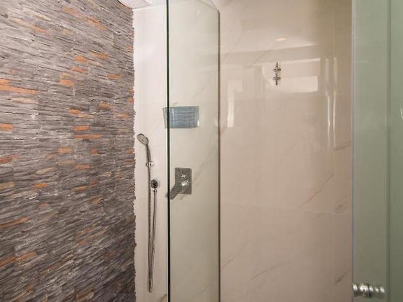 BB521B696A94D2B1F7F1B3B985451B19