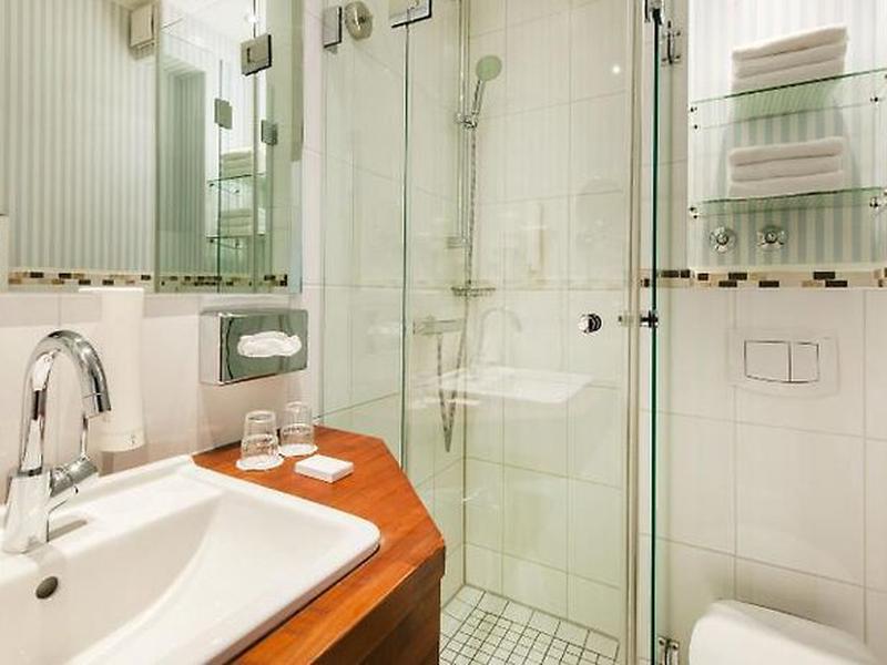 F8B9F8C50BFAD151EEEC1EFF315AEECE