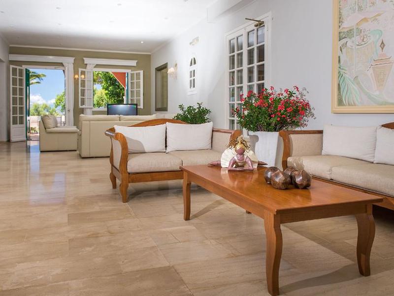 EFA4115A5CA11A68A715742A63FC2DF4