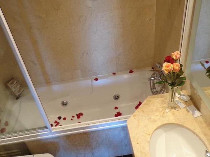 6DD09BD7A1AA730ABACF4F62D135179F