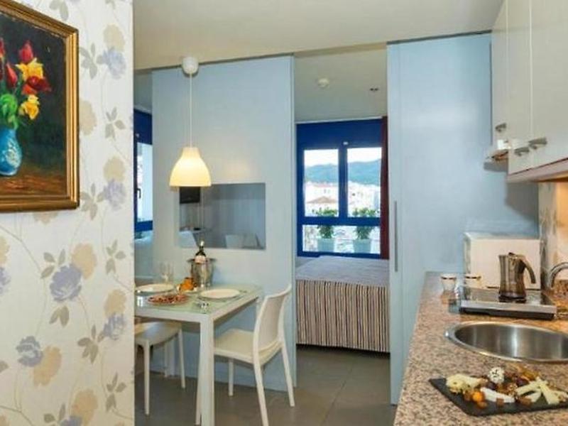 4F683DED9A3DFE00FA8AA6727BF65AE6