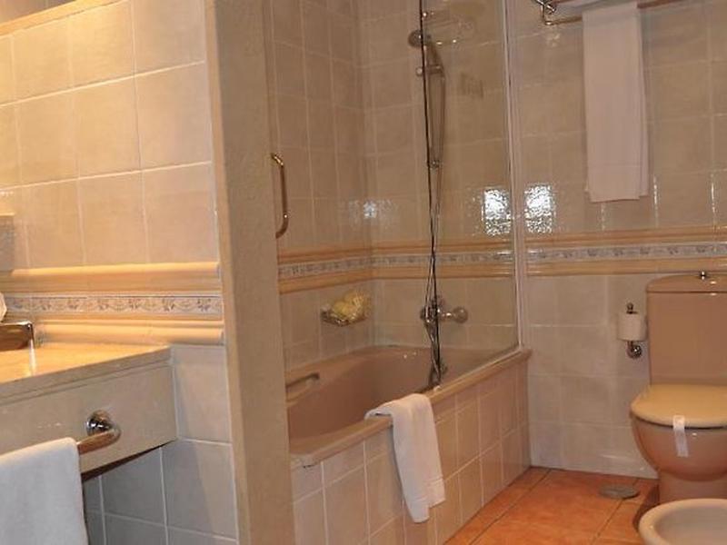 DB94369EBD60E31B20F006D3BCF4F6B1