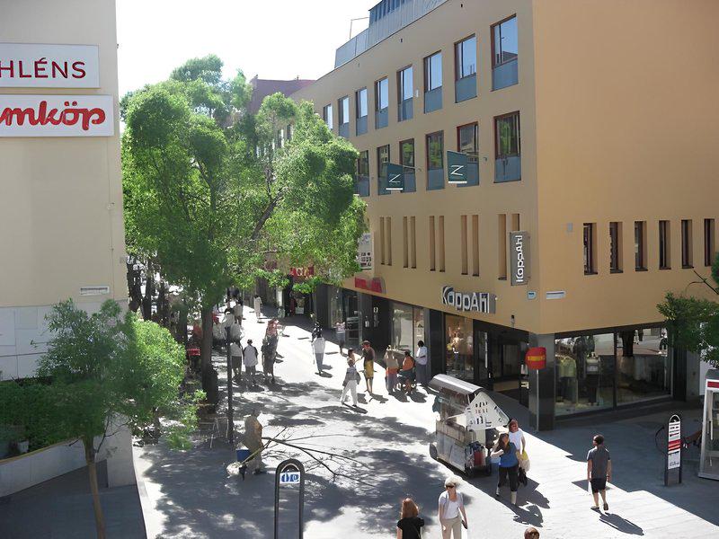 EE66C5B9D573A5EEE2774B1F318A2B0C