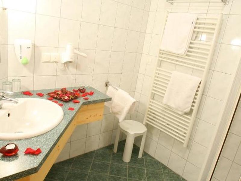 0CD554FF4715436A56BB97232C396201