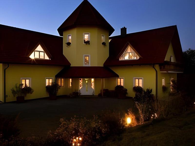 BD109519F8CA78C4A16D00C5F02ECE64