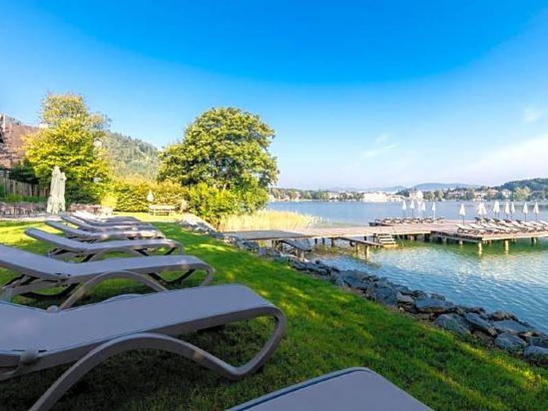 F2C4E34A119D41A5C450E53BBAA957EC