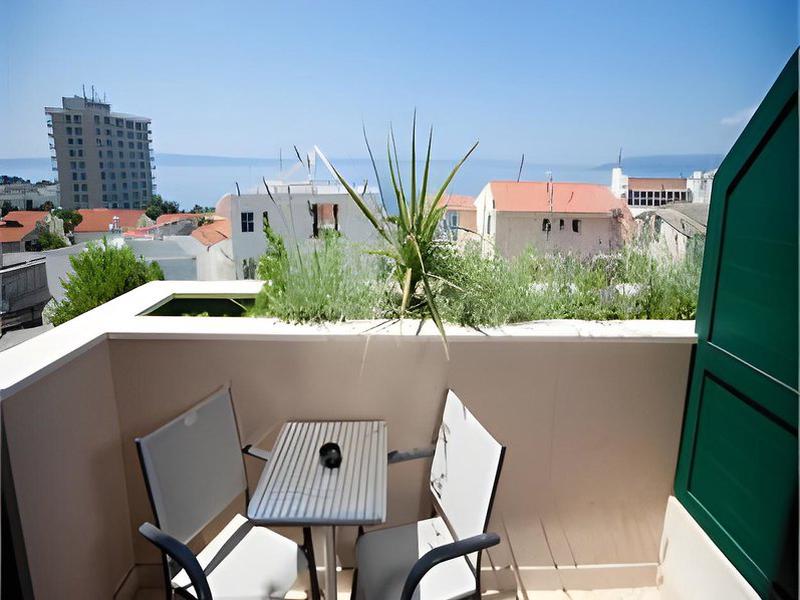 EDAFE62A648E35756F155036189E6402