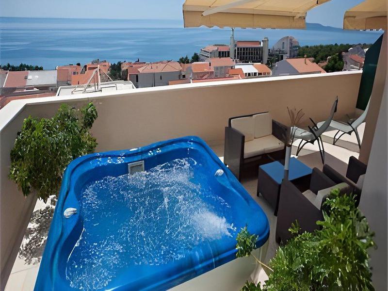 0AEF037B3E6749FDCDFC833D64CF313A