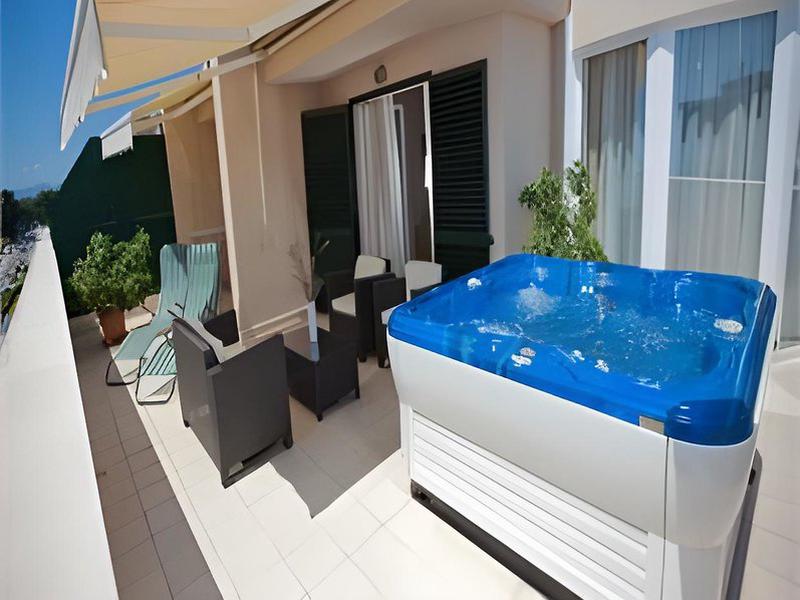 15A5B0DD2E3A37BD22DF92449102C611