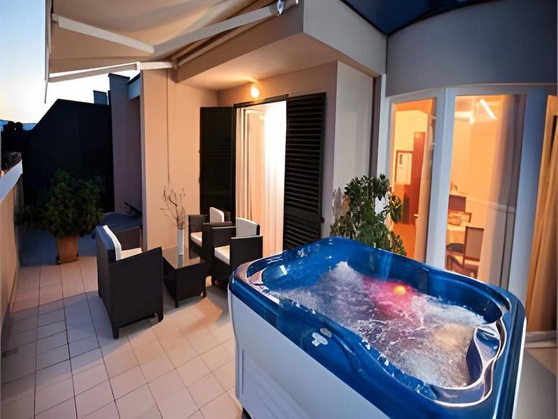 03ABBAD064563CFF9B2E486F184E8712