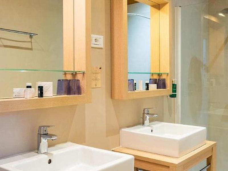 785977DE29F603F5E3AF9DA0E468BE54