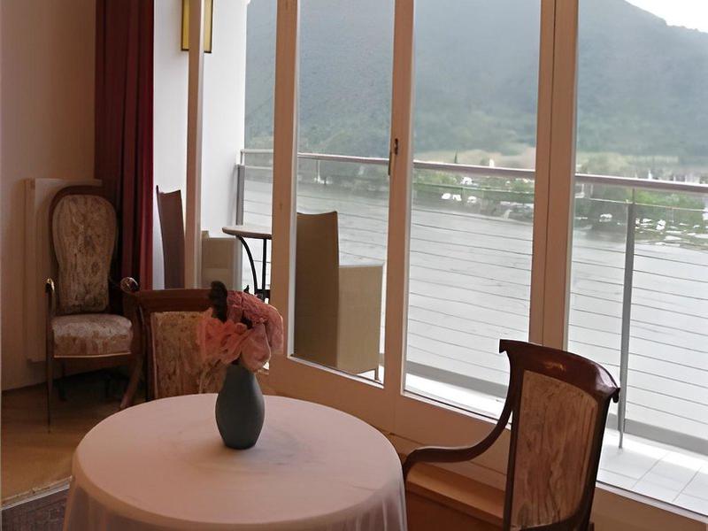 F73F4E6C0A89A68468F0957A7601C867