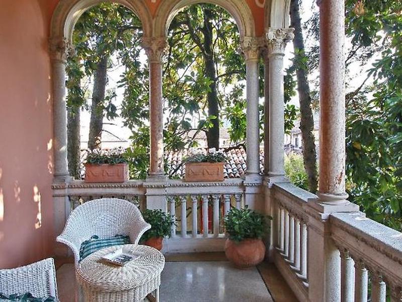 0496E39DF67F2387D0393D69211DAB64