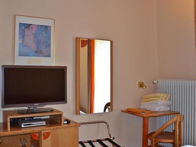 D964C242E9C12684DF16A2F7E5531AC3