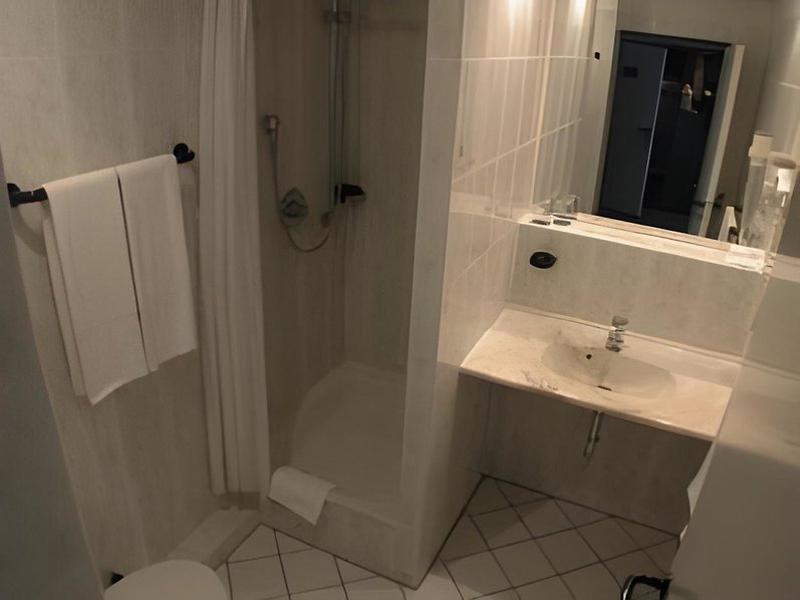 729D979F6C20852FD963B7434DAB904E