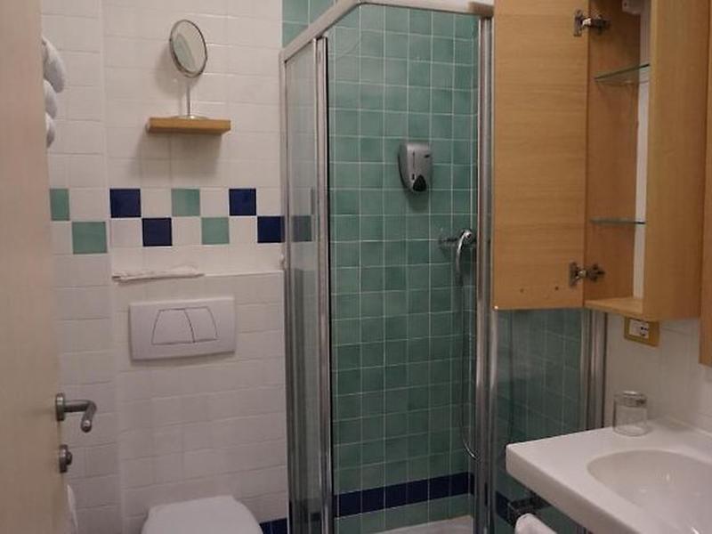 57BB0EBD2E717EF2C678BA14A11A924F