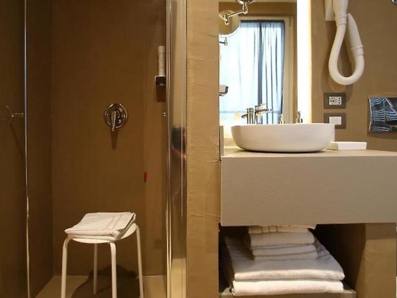 34C7111EB36F1A448F36CCDDD3122754