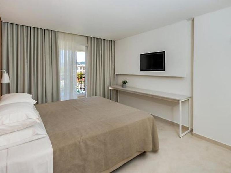 2383040CE8C2D2E8784F50A32F03FE5D