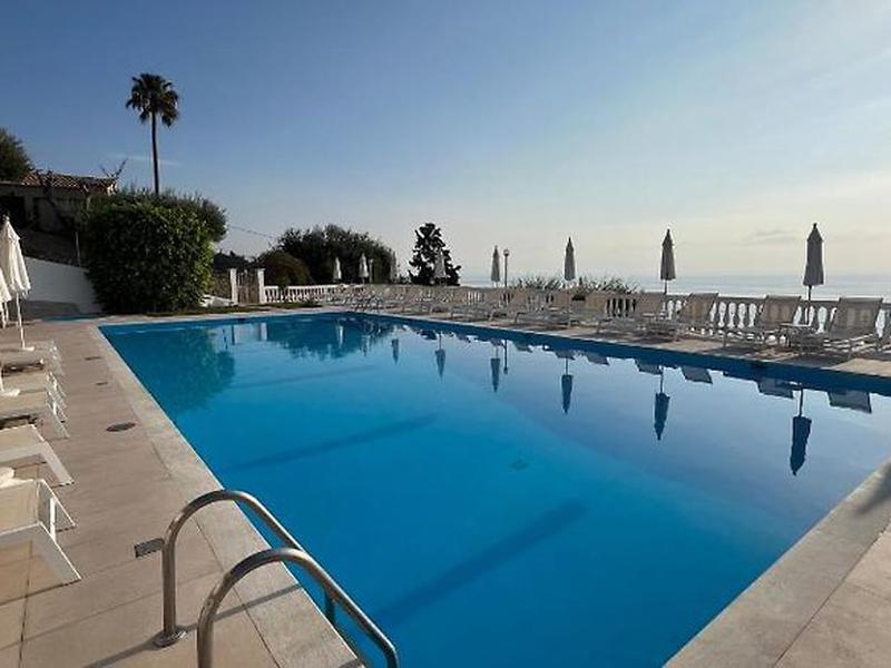 B678E209F6481359D6CE8871D9188C84