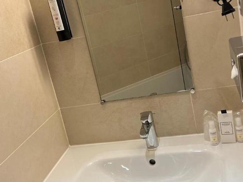 FFF3C7DF804812429676D67F5E746AC5