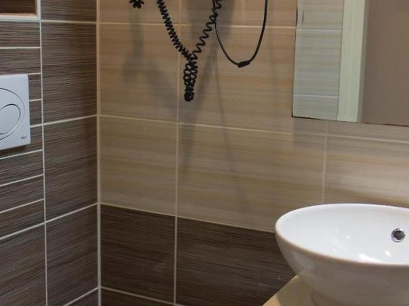 F810B1CD457443C7831C4183E77AE1AE