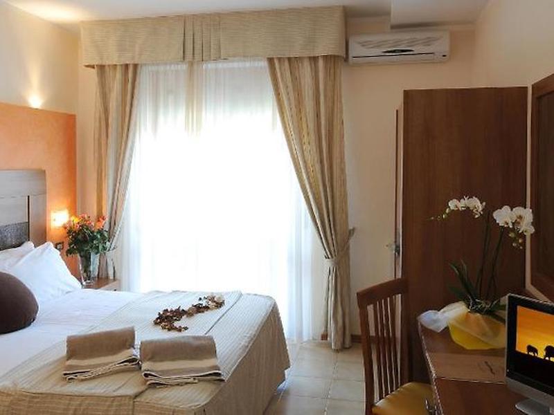 988AB4280663991E27D0530428C548C7