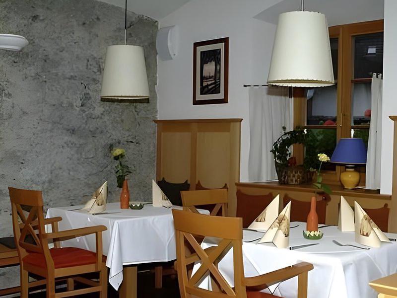 563D81D549859513F936570AC44F69E7