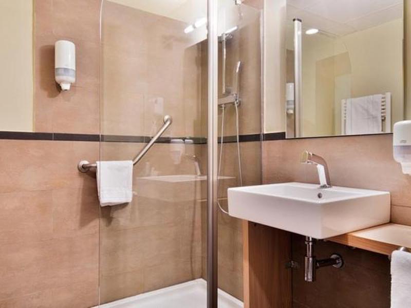 CA17F4BD5EEEA30CF1C657E81C613777