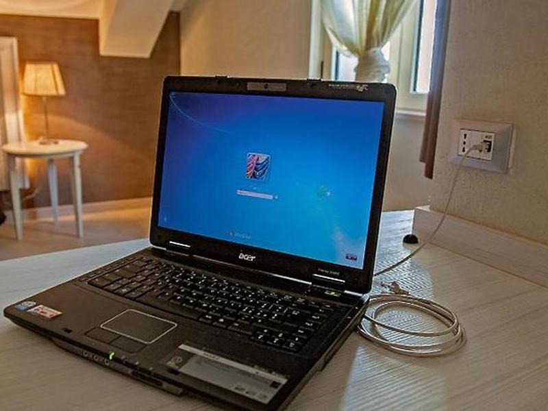 E32E2E17037F33A23E1D0AE62BB6FCAA