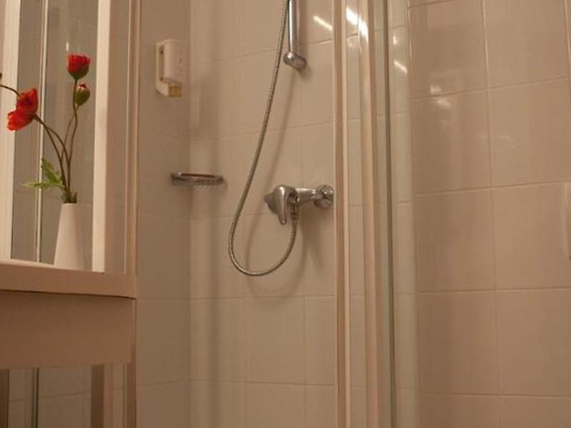 F9FB7F6469A3A6771A0159B7D68E974D