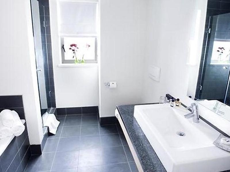 327295CDB97190C5272D49EDF06C4A6E