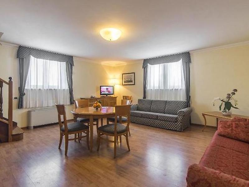 FEDEBE3C62DD94656D076D1B931E6AEA