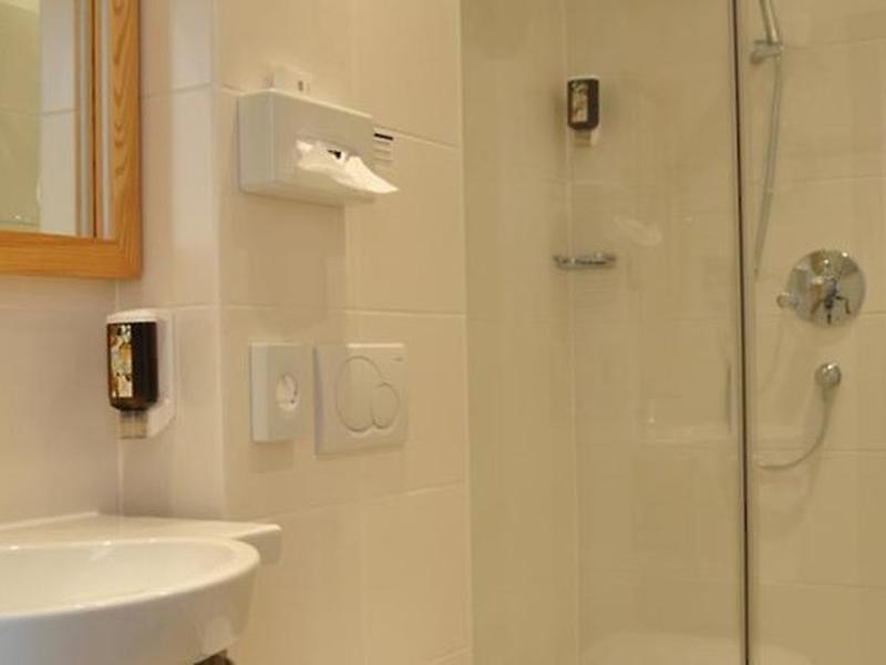 238A2729CE17D2626D5C160F2E56EEA6