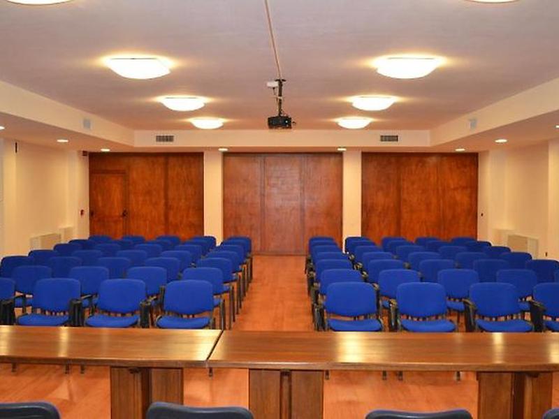 15F6CAB132DB4344539E2F7164241B92