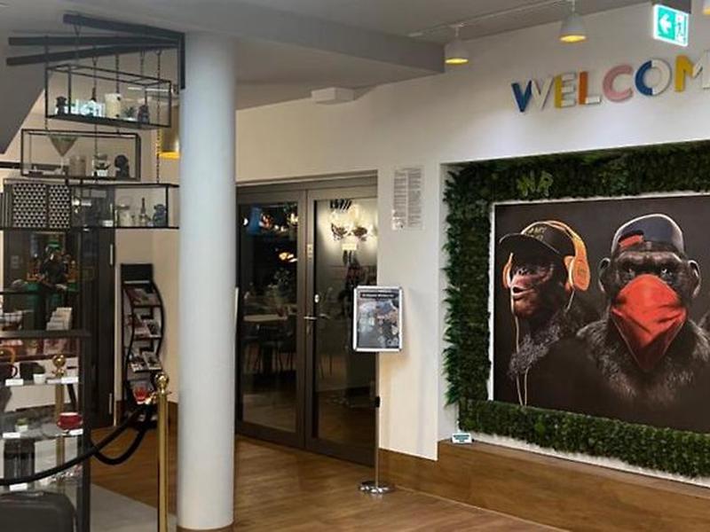 7832E7AF24B2A1F05E2D59076A4DB20D