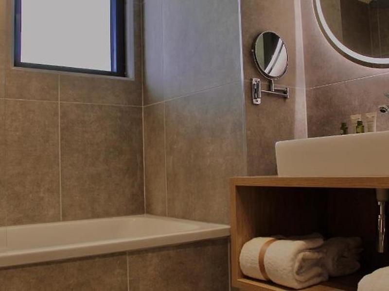 B605AA92F5E45E2D29804649C706B111