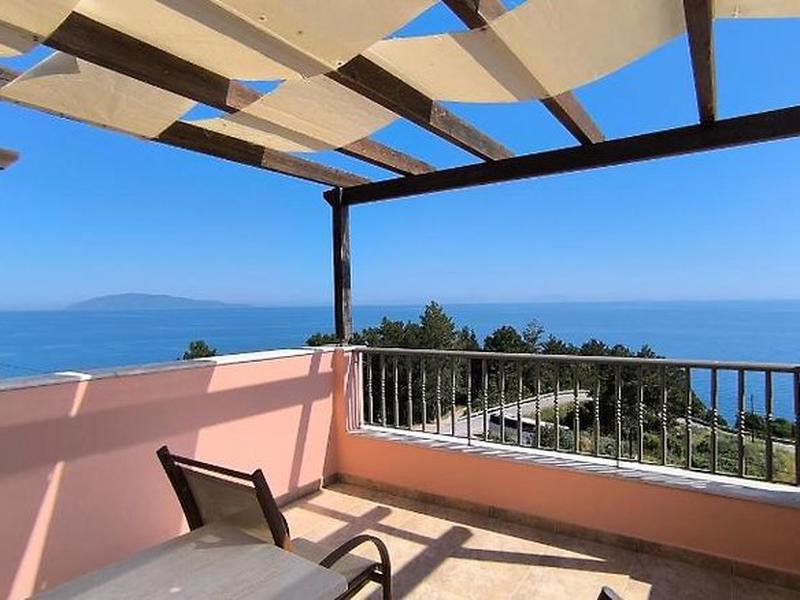 BEE47E467189EF679652D1BDB5EE35E1