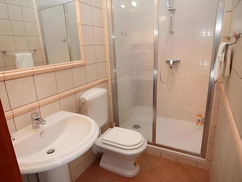 1271C2404BD3A4BE29E81D2FE093E801