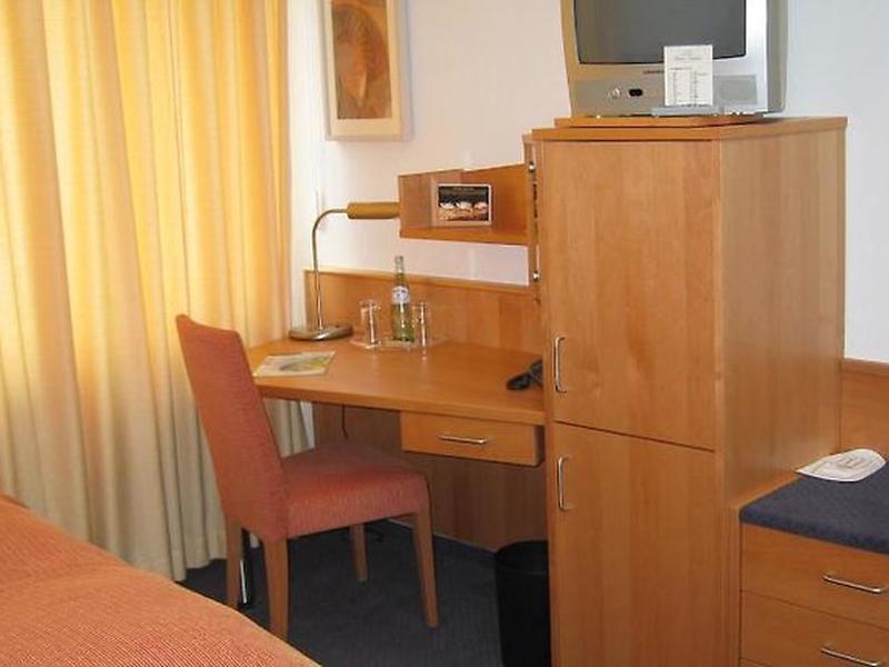 DD4EE8FFA12413FE06EA3FE2F139E8EE