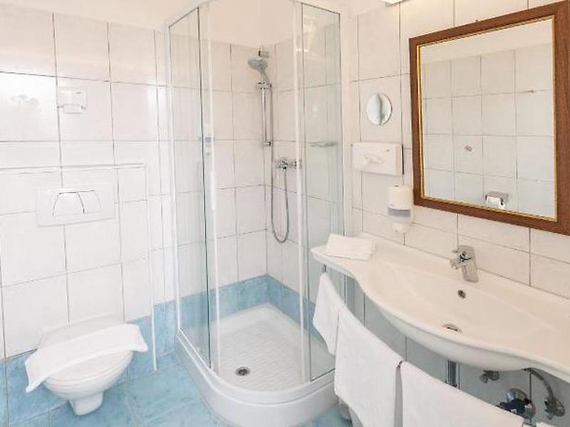 17543E3A3F4F016ADF9ED78745A06C84