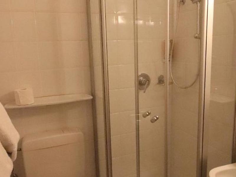 03AC311B9A6F4FC9841DAAE55A7E2A18