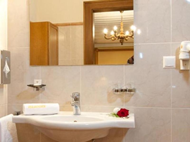 727E97C478639FE7E6FEAAA294CB444D