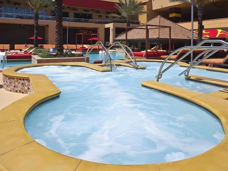 E6354E8B80E0D3D62F0C665C854F5D89