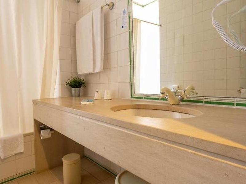 A846D8AB465DDB92D6CAE7F22E901E0C