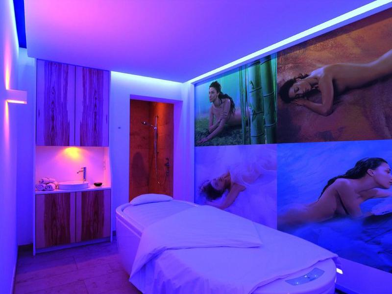 0A5E68D50B6274F7CD44BCDDDC83FD31