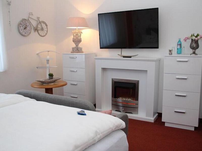 13719AB4D609E3E6B67923B0DB3A8EA1