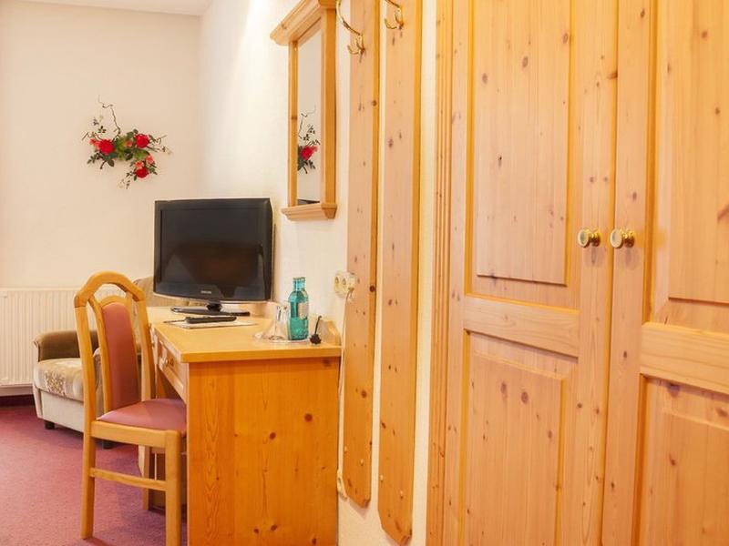 B9C703D9AFDCB06073656AED6F16CC41