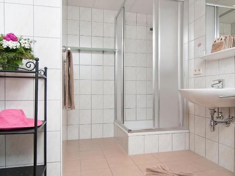 F09DDD7C6676CEC35F97D18201161511