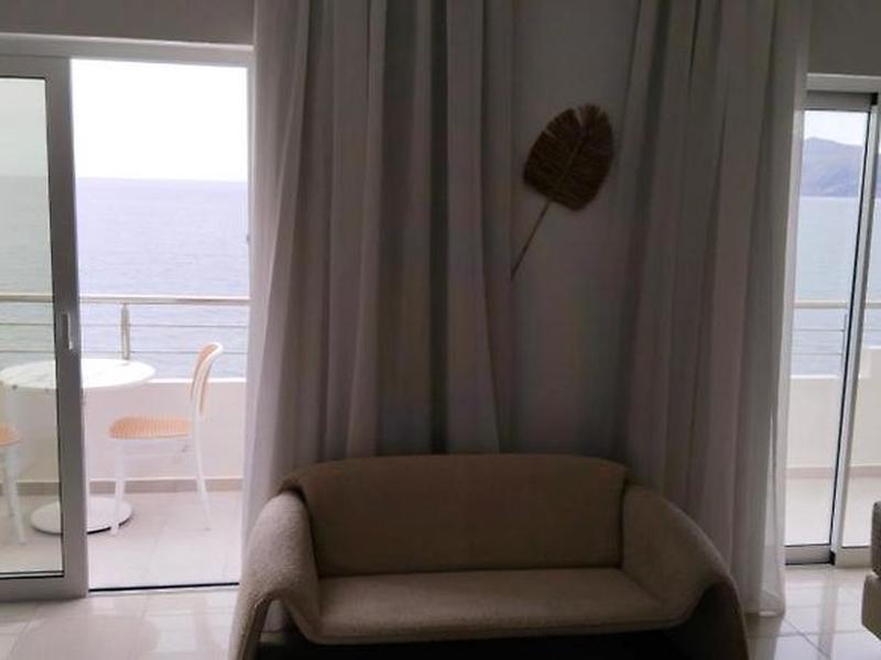 7EEDAEB24E787DAE72AEC215C44EAC46